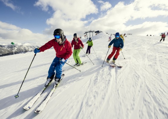 Skifahrer auf der Skipiste in Flachau, Ski amadé © TVB Flachau 